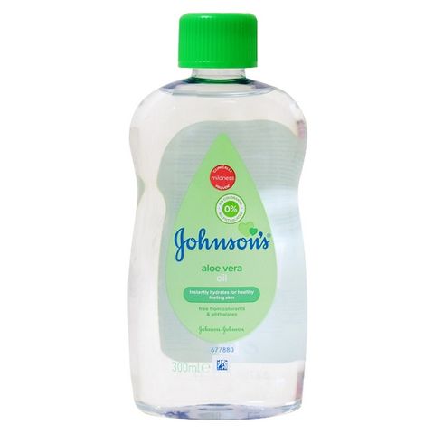 Johnson's Aloe Vera Oil Бебешко олио с алое вера x300 мл